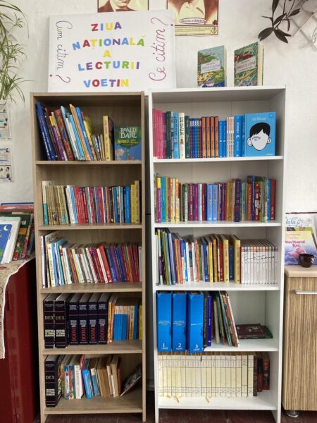 O bibliotecă - un vis devenit realitate la Voetin