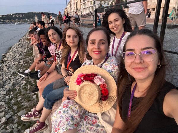 Un selfie de echipa pe malul Dunarii, in Budapesta