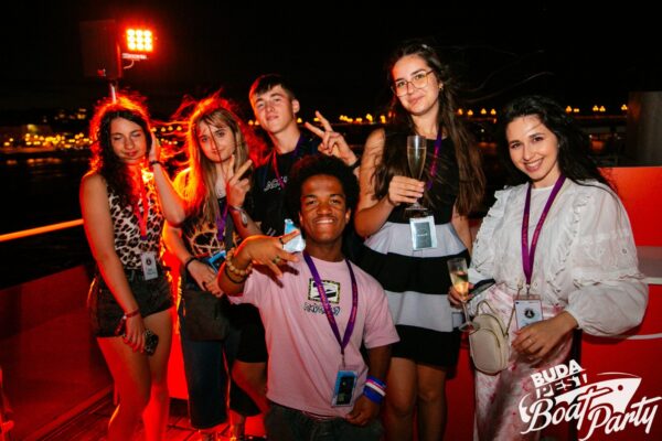 Croaziera pe Dunare cu echipa povestasilor călători